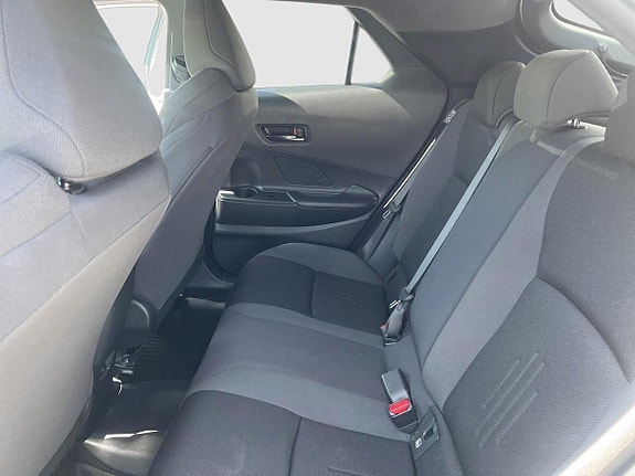 Toyota C-HR 10 of 13