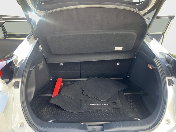 Toyota C-HR 11 of 13