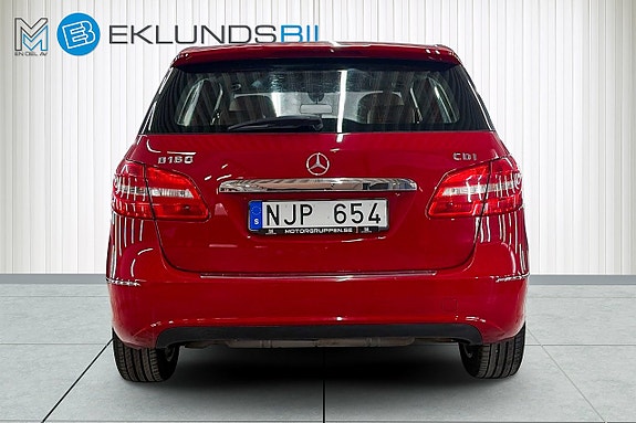 Mercedes-Benz B180 6 of 17
