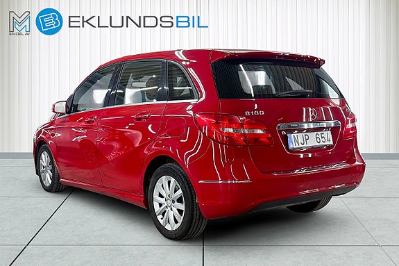 Mercedes-Benz B180 4 of 17