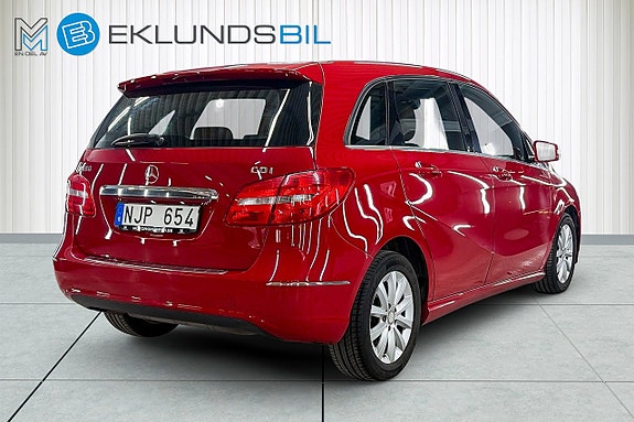 Mercedes-Benz B180 7 of 17