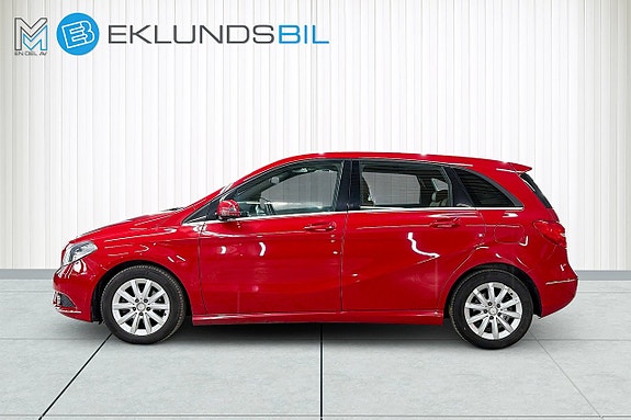 Mercedes-Benz B180 3 of 17