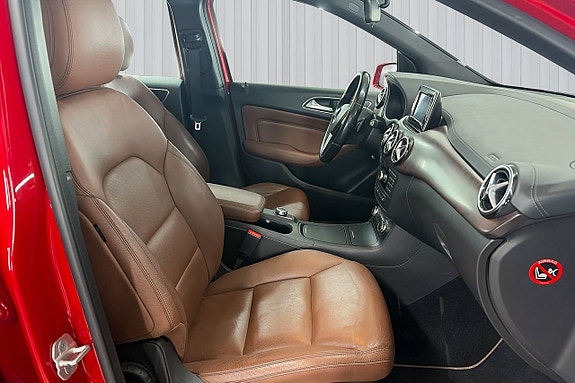 Mercedes-Benz B180 16 of 17