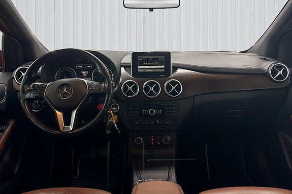 Mercedes-Benz B180 11 of 17