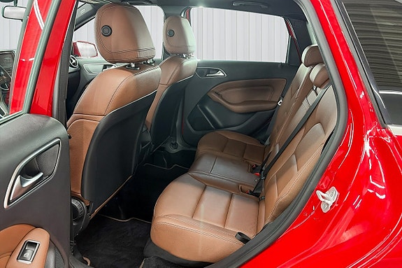 Mercedes-Benz B180 5 of 17