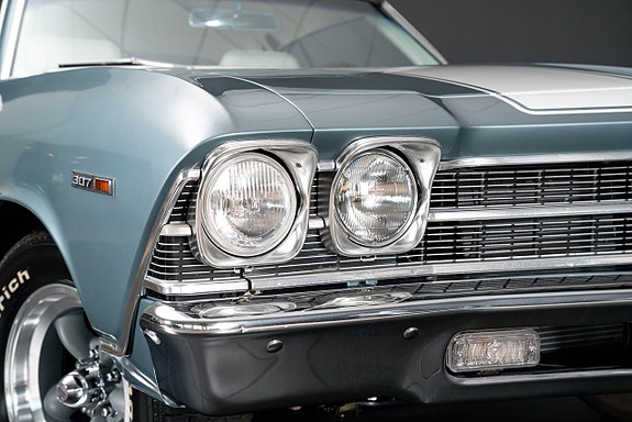 Chevrolet Chevelle 2 of 5