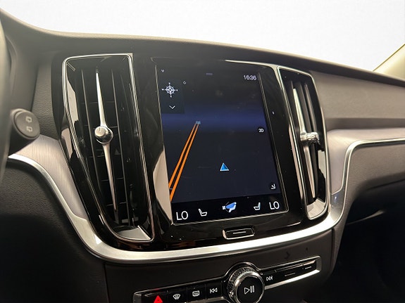 Volvo V60 22 of 30