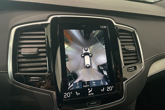 Volvo XC90 27 of 29