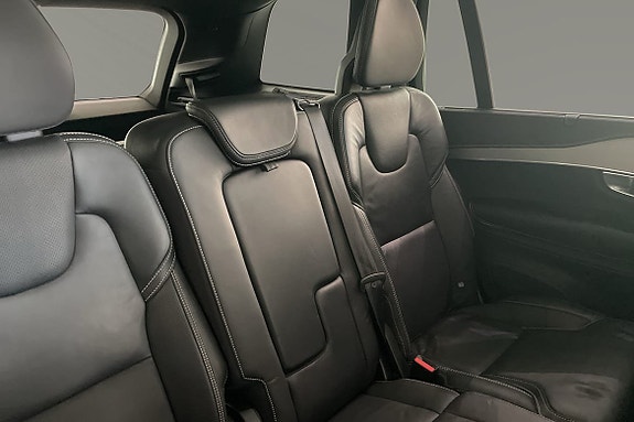 Volvo XC90 11 of 29