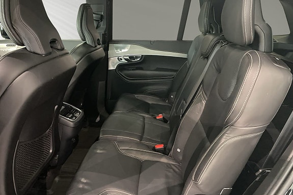 Volvo XC90 8 of 29
