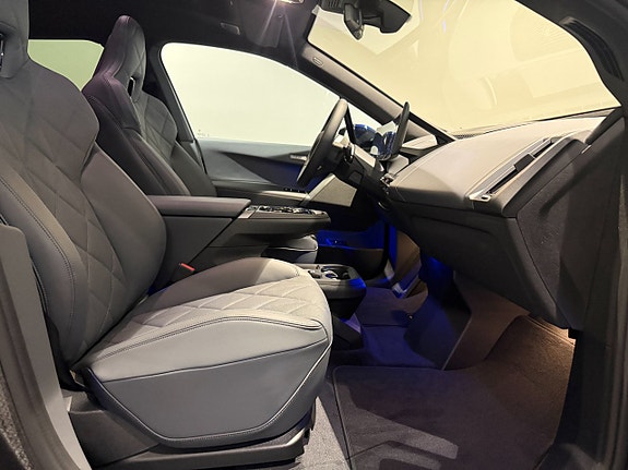 BMW iX 8 of 20