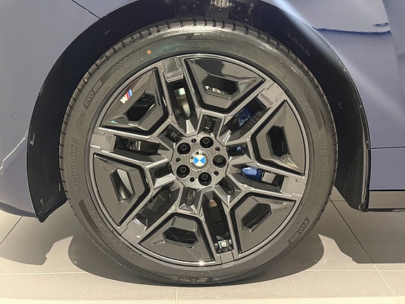 BMW iX 5 of 5