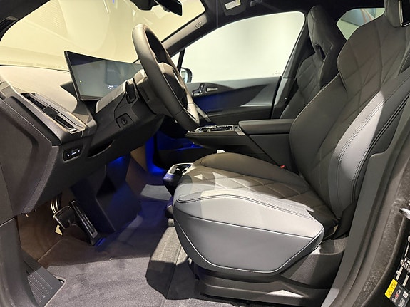 BMW iX 10 of 20