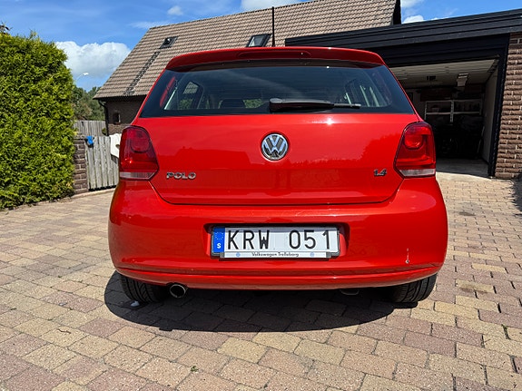 Volkswagen Polo 2 of 5