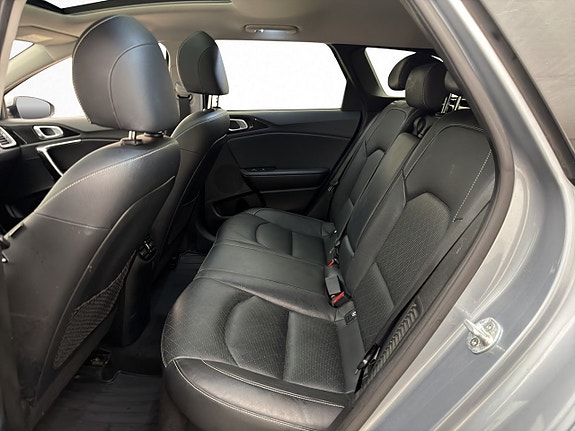 Kia Ceed 30 of 30