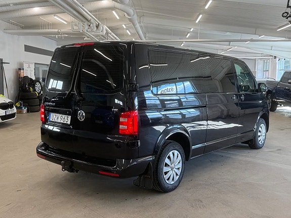 Volkswagen Caravelle 3 of 5