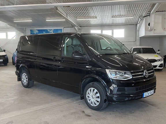 Volkswagen Caravelle 4 of 5