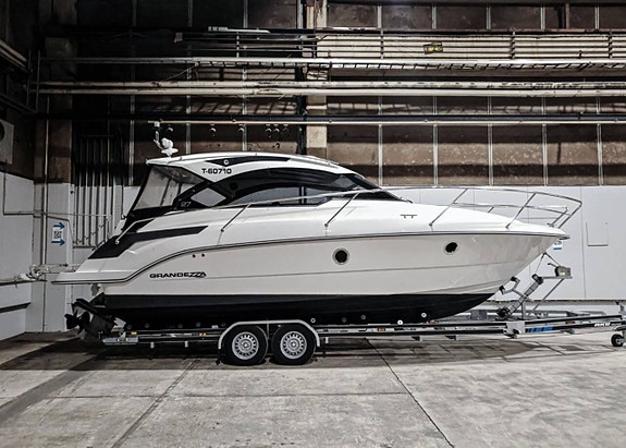 Grandezza 27 OC / Volvo Penta 260HK / 2014 / 6 407 kr/mån 2 of 5