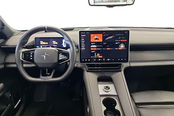 Polestar 4 10 of 21