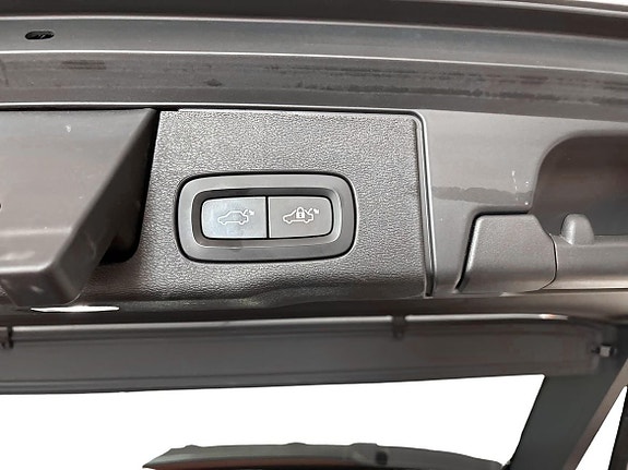 Volvo XC60 12 of 19
