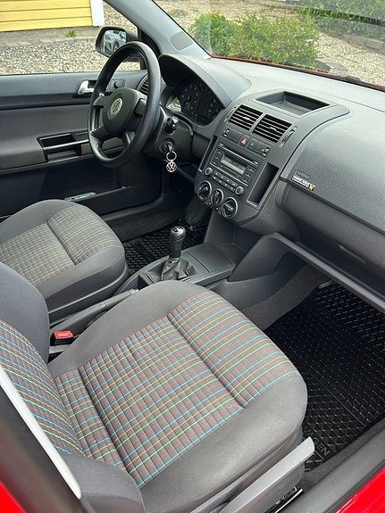 Volkswagen Polo 9 of 9