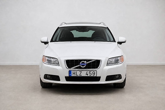 Volvo V70 3 of 5