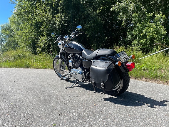 Harley-Davidson Sportster XL1200C 4 of 5