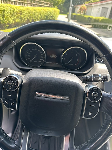 Land Rover Range Rover Sport 7 of 10