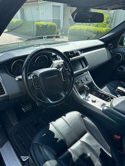 Land Rover Range Rover Sport 6 of 10