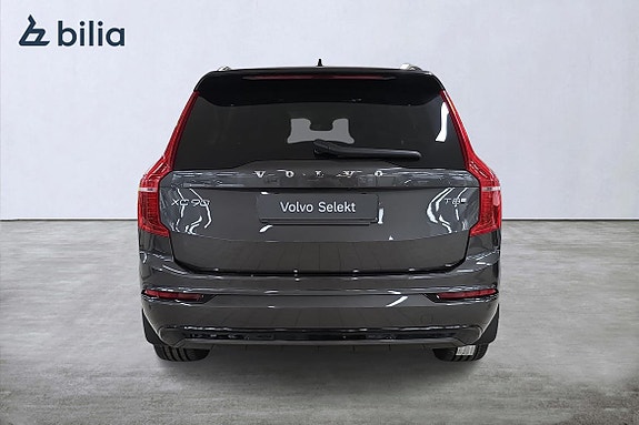 Volvo XC90 4 of 26
