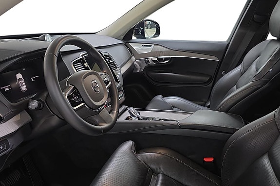 Volvo XC90 14 of 26
