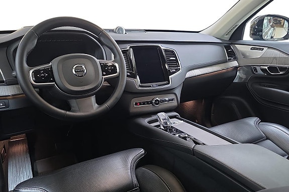 Volvo XC90 10 of 26