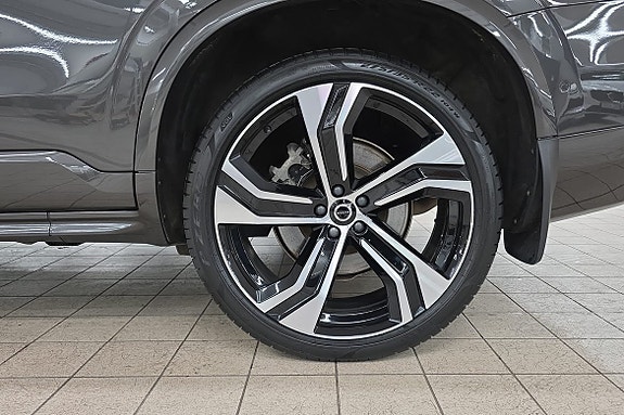 Volvo XC90 17 of 26