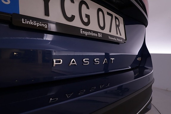 Volkswagen Passat 11 of 23