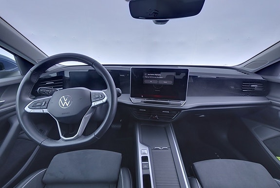 Volkswagen Passat 7 of 23