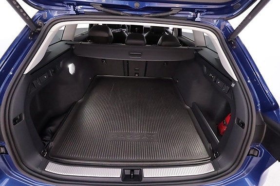 Volkswagen Passat 14 of 23