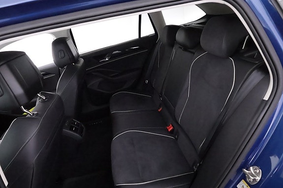 Volkswagen Passat 17 of 23