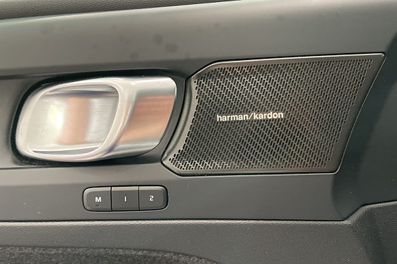 Volvo XC40 16 of 23