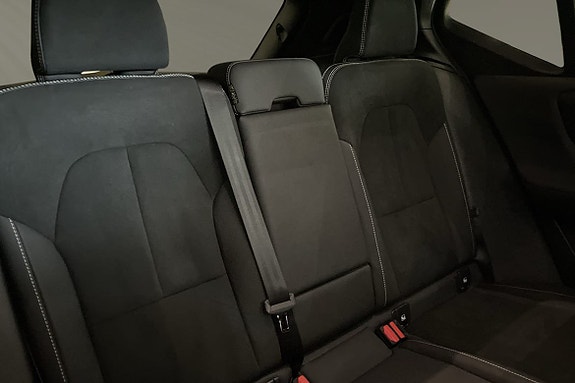 Volvo XC40 11 of 23