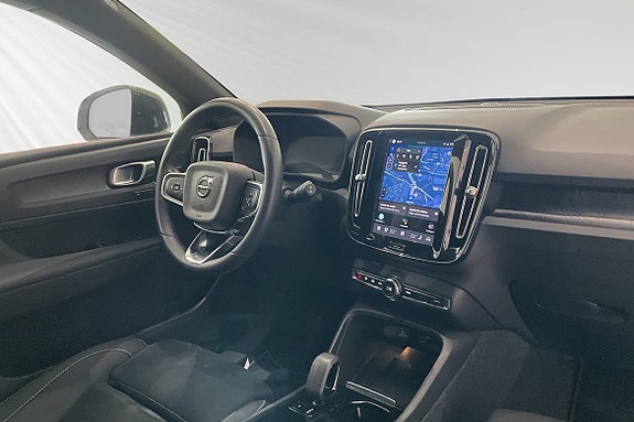 Volvo XC40 10 of 23