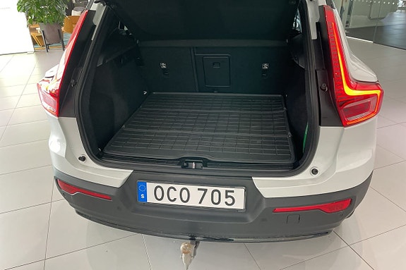 Volvo XC40 12 of 23