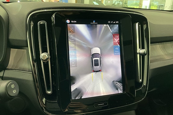 Volvo XC40 19 of 23