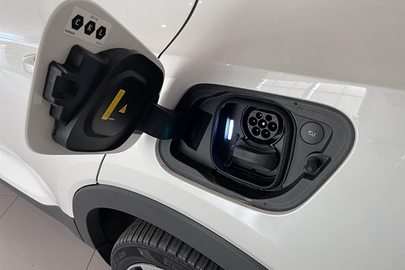 Volvo XC40 15 of 23