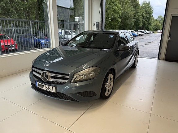 Mercedes-Benz A200 2 of 5