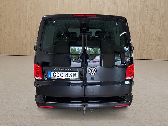 Volkswagen Caravelle 12 of 12