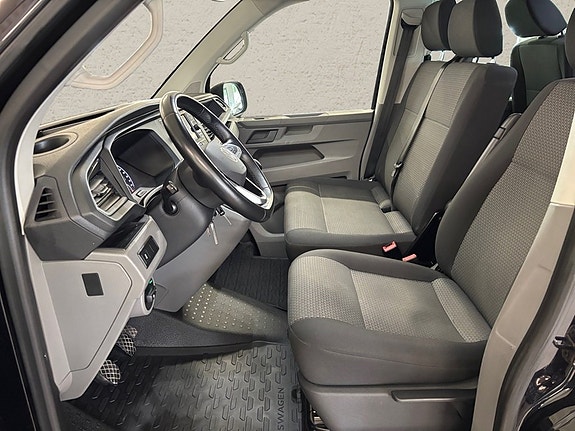Volkswagen Caravelle 4 of 5