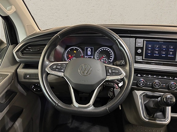 Volkswagen Caravelle 6 of 12