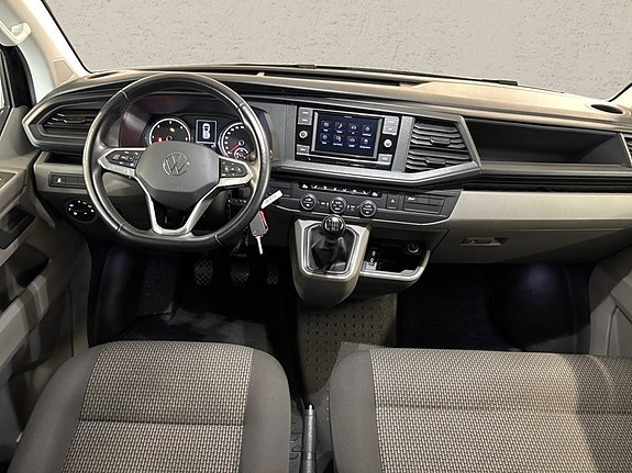 Volkswagen Caravelle 5 of 5