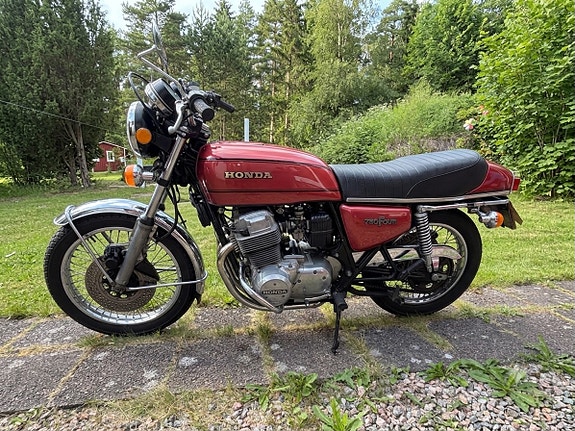 Honda CB 750 Four 2 of 7