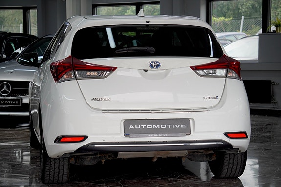 Toyota Auris 6 of 14